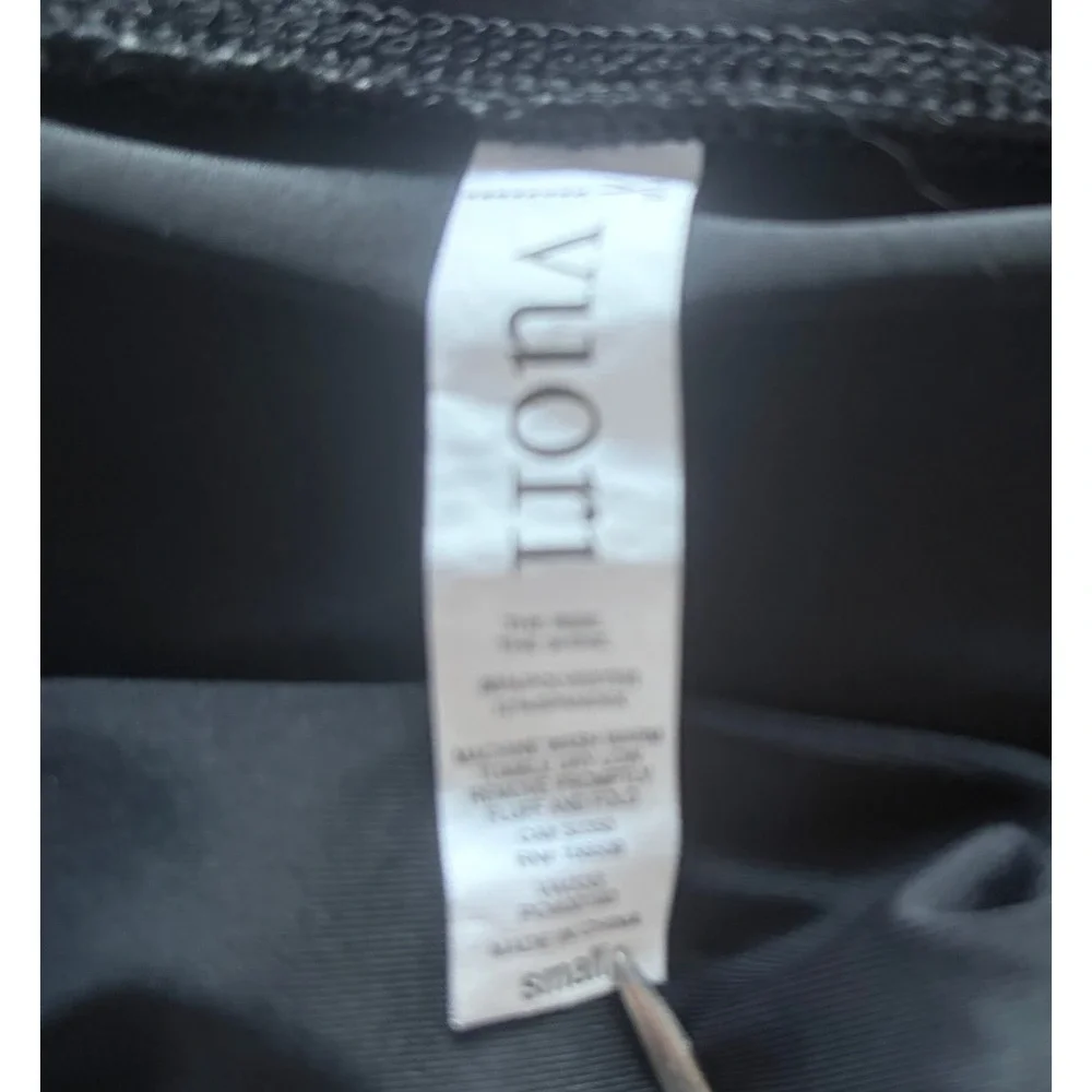 Vuori Clementine Running Shorts Gray Black Wave Print Womens Small VW333 EUC Gym
